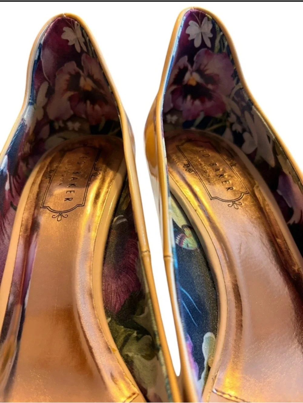 TED BAKER London NUDE KAAWA BEIGE LEATHER STILETTO 4” HEEL  STYLE 06774 US SZ 8